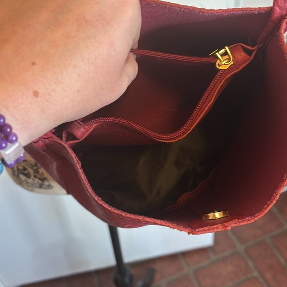 Blood Red Purse - Picture 4 of 9